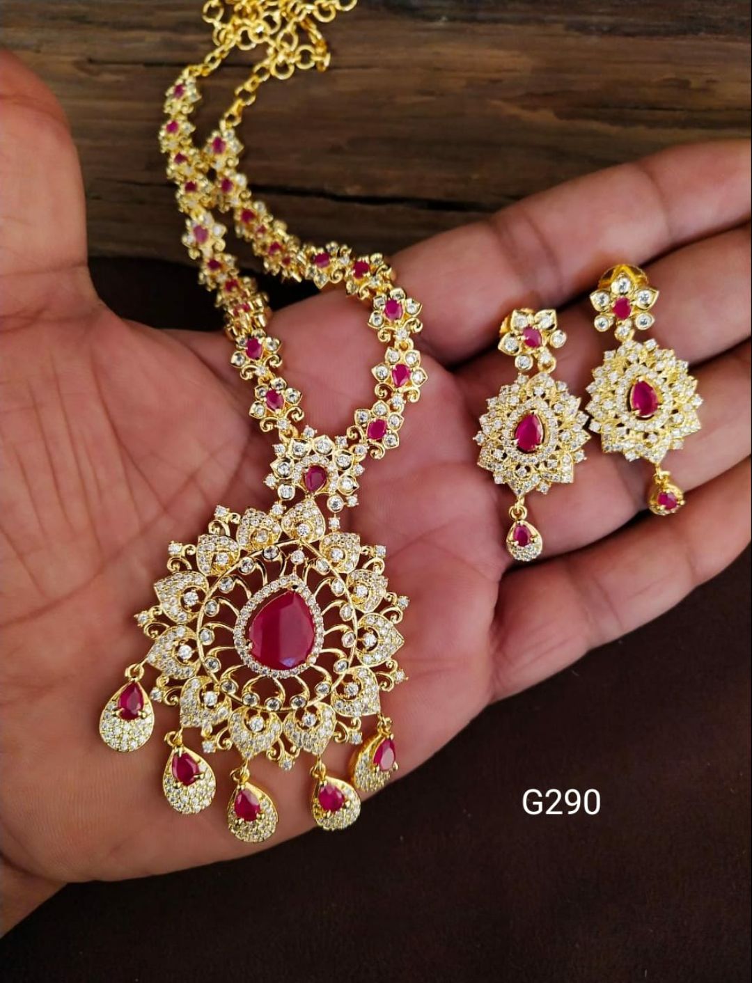 Rama's wardrobe jewellery, sarees and dresses • ShareChat Photos and Videos