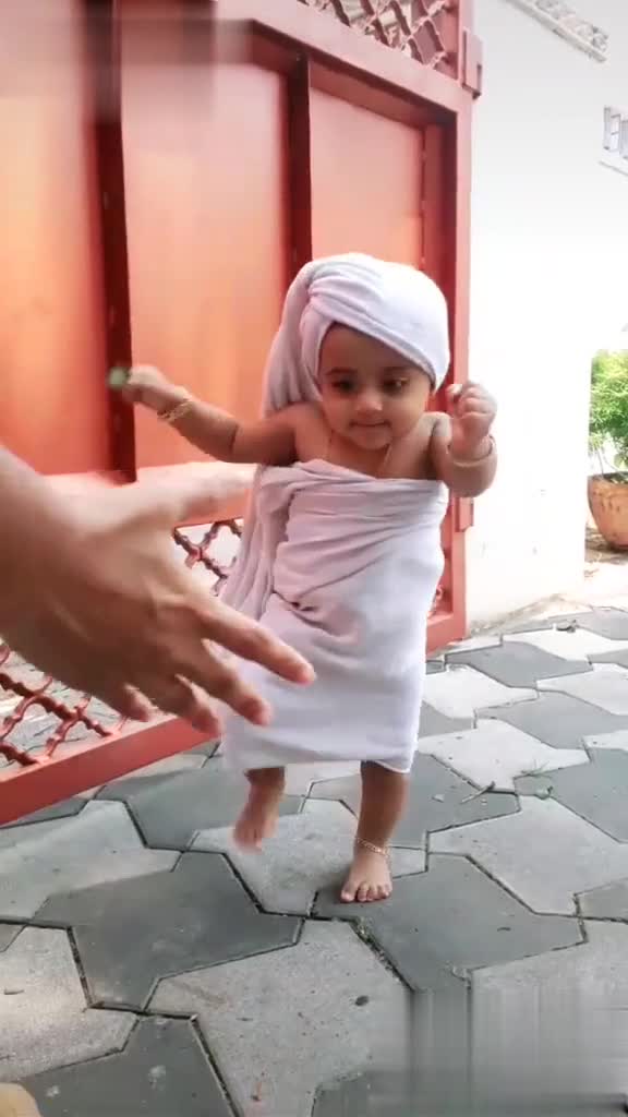 Cute Babies Cuteee Cute Babies Video Kukku Sharechat Funny Romantic Videos Shayari Quotes